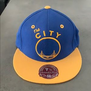 Mitchell & Ness Oakland Warriors “The City” hat